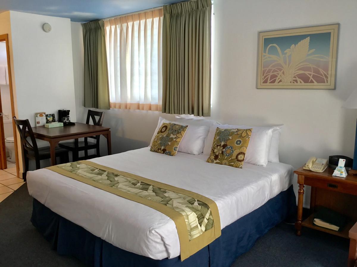 Holiday Surf Hotel Honolulu Exterior photo